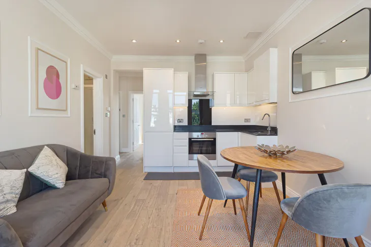 Flat Ladbroke Grove in Greater London