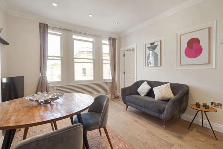Flat Ladbroke Grove in Greater London