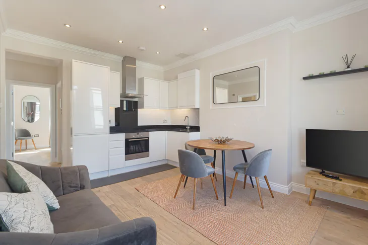 Flat Ladbroke Grove in Greater London
