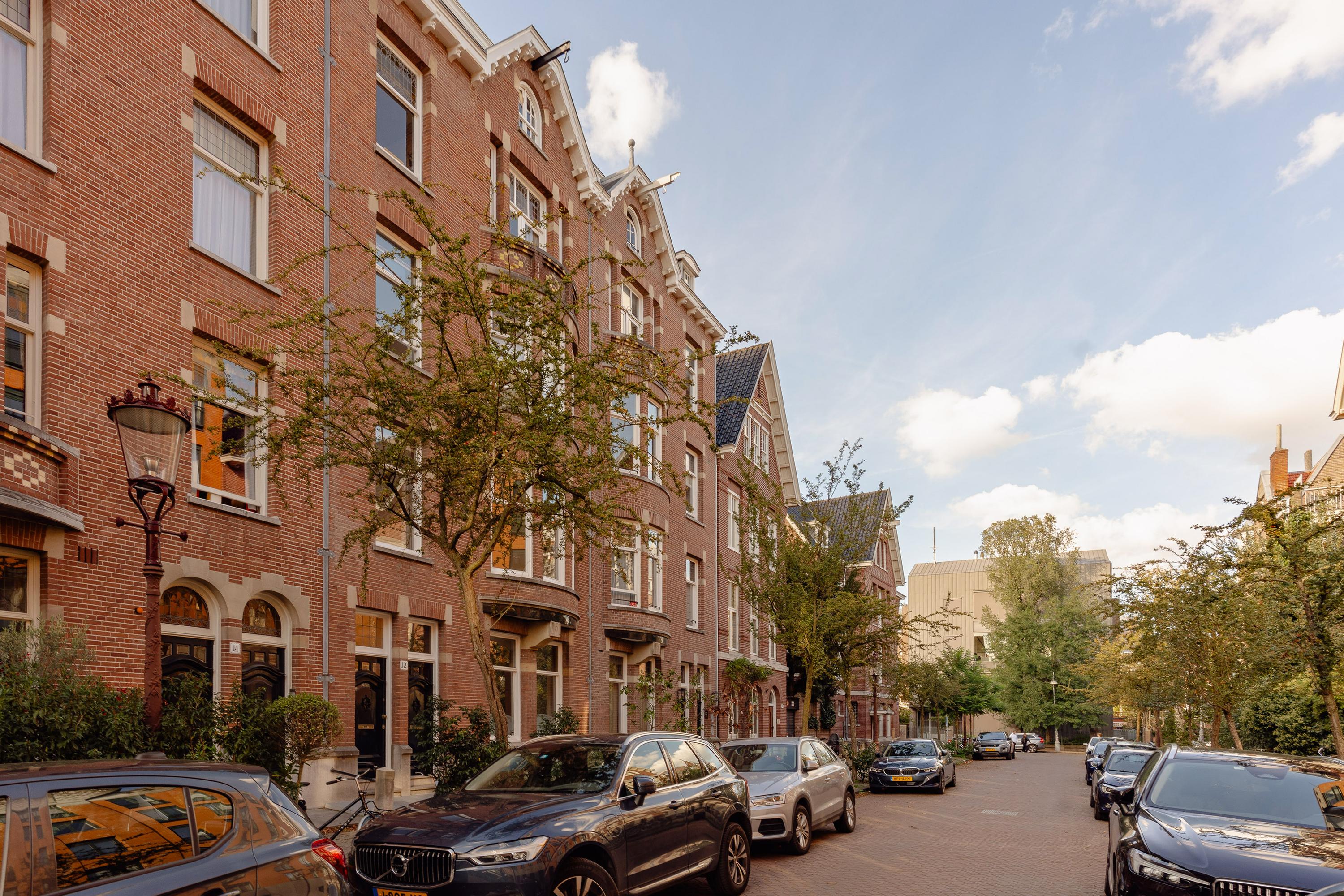 Flat Pieter de Hoochstraat 12 H