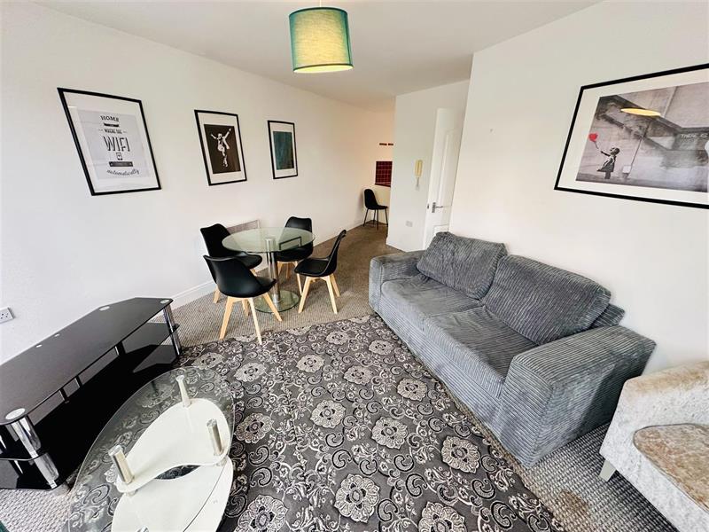 Flat Bowscale Close in Manchester