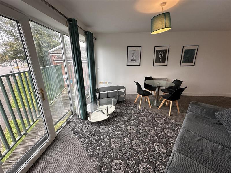 Flat Bowscale Close in Manchester