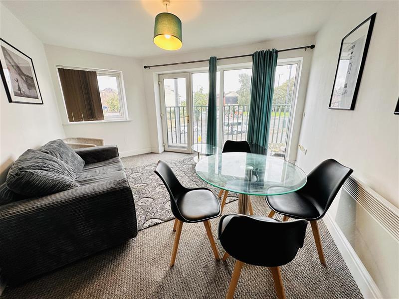 Flat Bowscale Close in Manchester