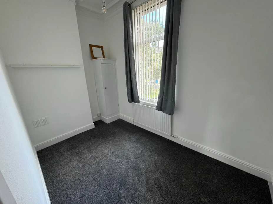 Flat Little Parkfield Road in Liverpool