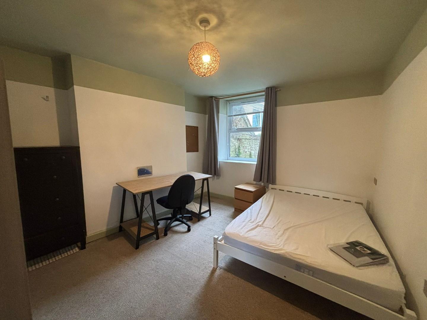 Room North Hill in Plymouth