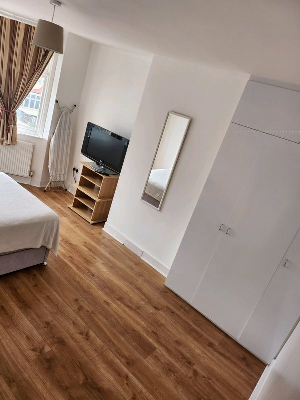 Room Chesham Road in Greater London