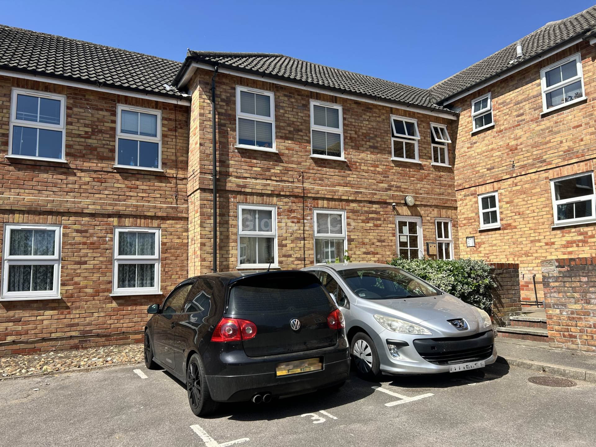 Flat Linclare Place in Huntingdonshire