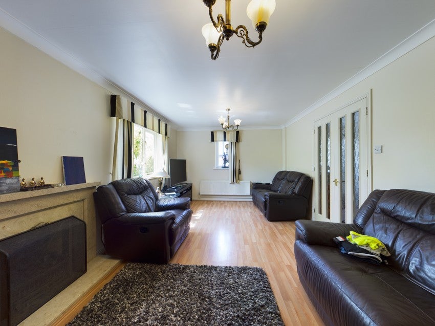 Flat Chamberlain Way in Greater London