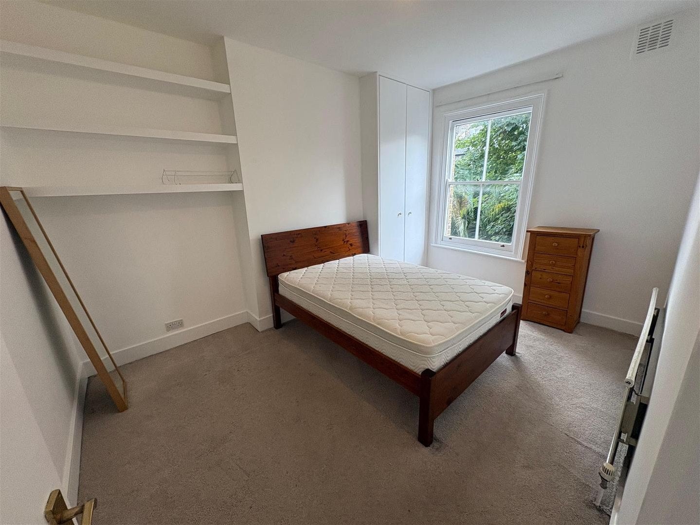 Flat Brailsford Road in Greater London