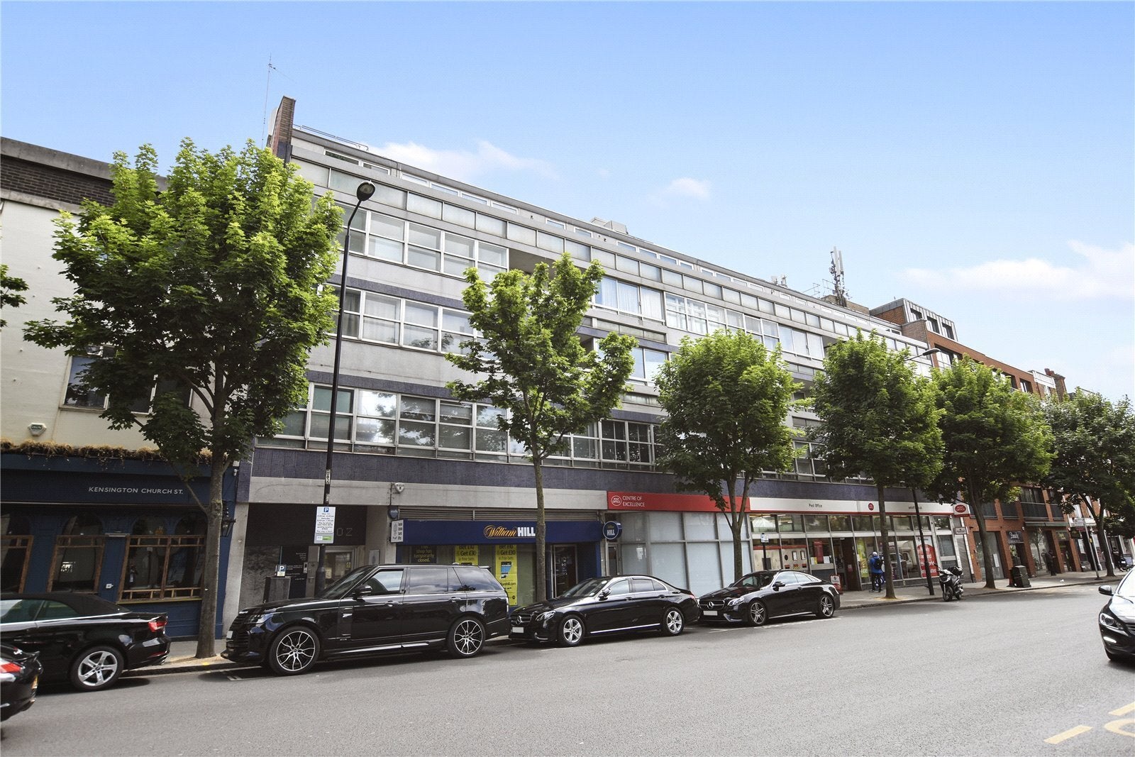 Flat Kensington Church Street in Greater London