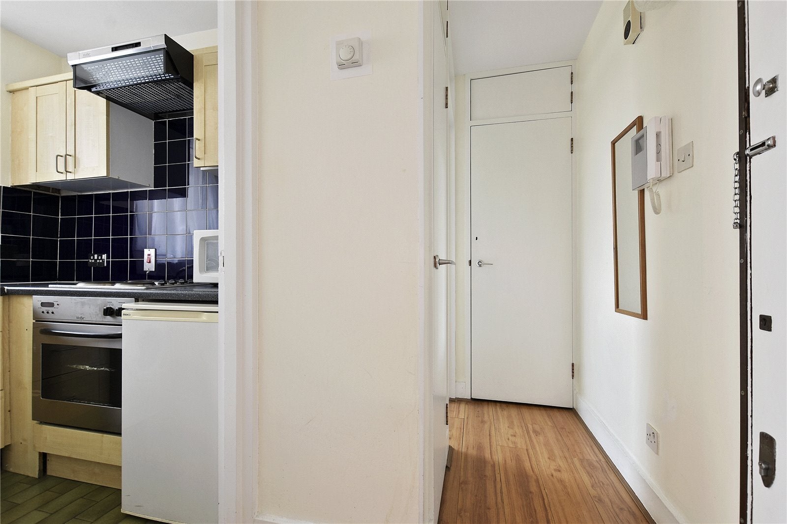 Flat Kensington Church Street in Greater London