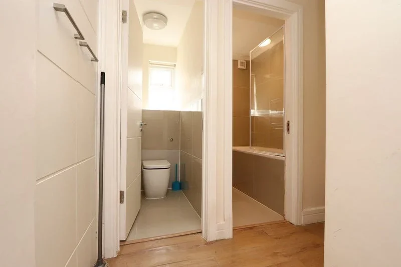 Room Frampton Park Road in Greater London
