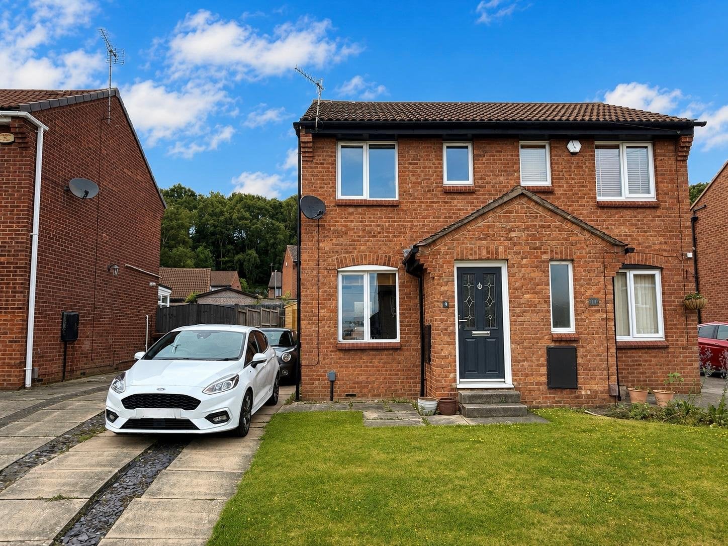 House Vesper Court Drive in Leeds