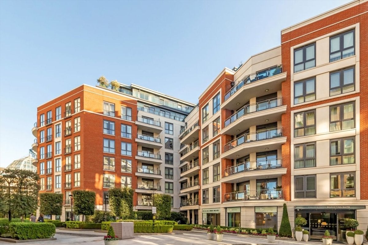 Flat Park Street in Greater London