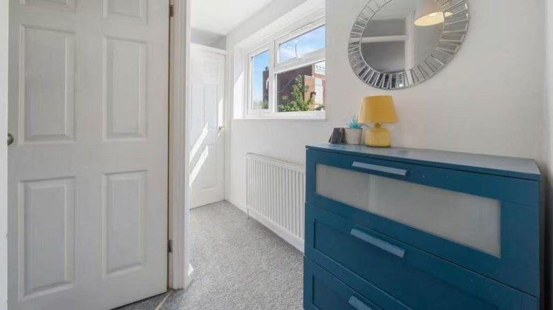 Room Hands Walk in Greater London