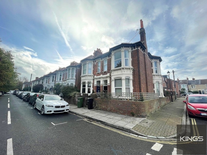Flat Wimbledon Park Road in Portsmouth