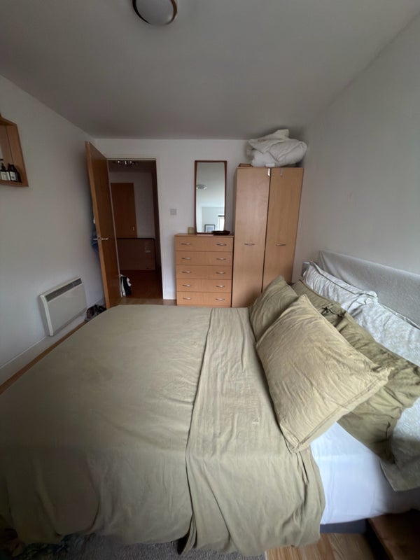 Room Wapping High Street in Greater London