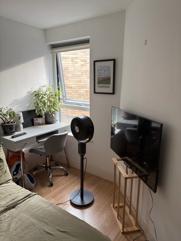 Room Wapping High Street in Greater London