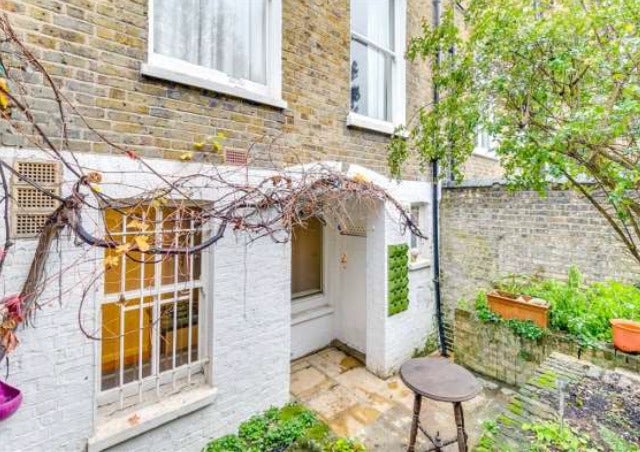 Flat Palliser Road in Greater London