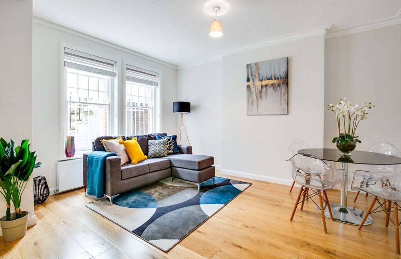 Flat Palliser Road in Greater London