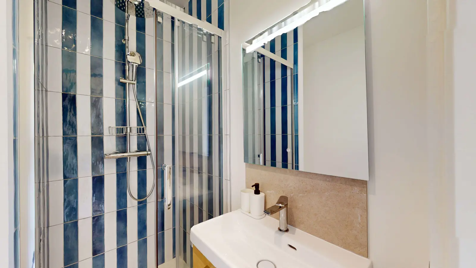 Room Passage Gauthier in Paris