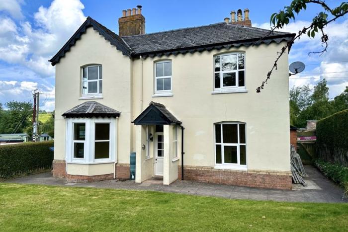 House B4348 in Peterchurch