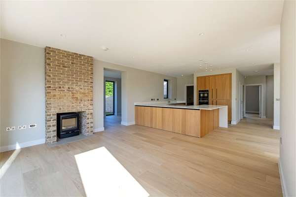 House Sandpiper Close in Ashford