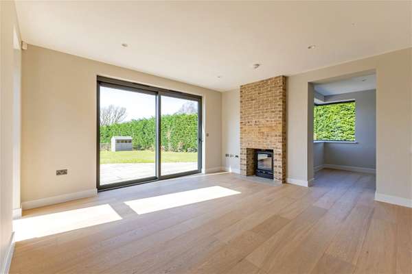 House Sandpiper Close in Ashford