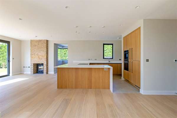 House Sandpiper Close in Ashford