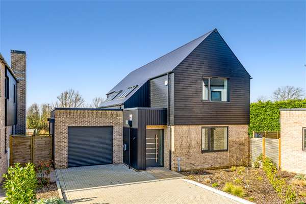 House Sandpiper Close in Ashford
