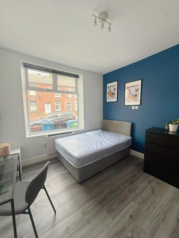 Room Thompson Lane in Chadderton