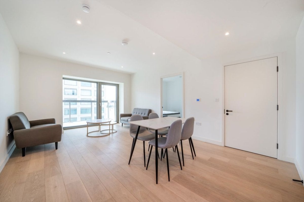 Flat Stroudley Walk in London