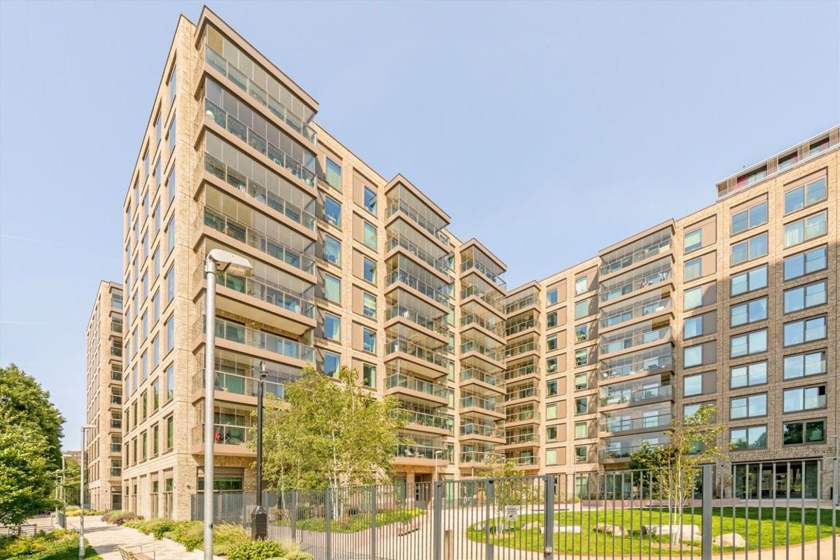 Flat Stroudley Walk in London