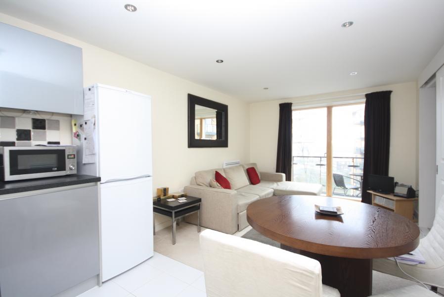 Flat Durnsford Road in Greater London