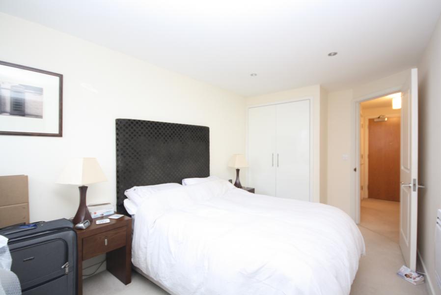 Flat Durnsford Road in Greater London