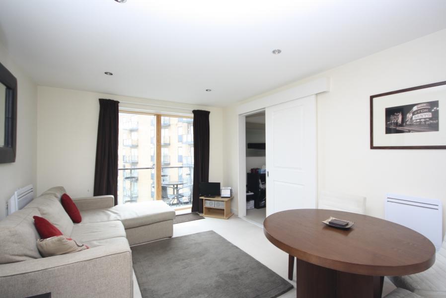 Flat Durnsford Road in Greater London