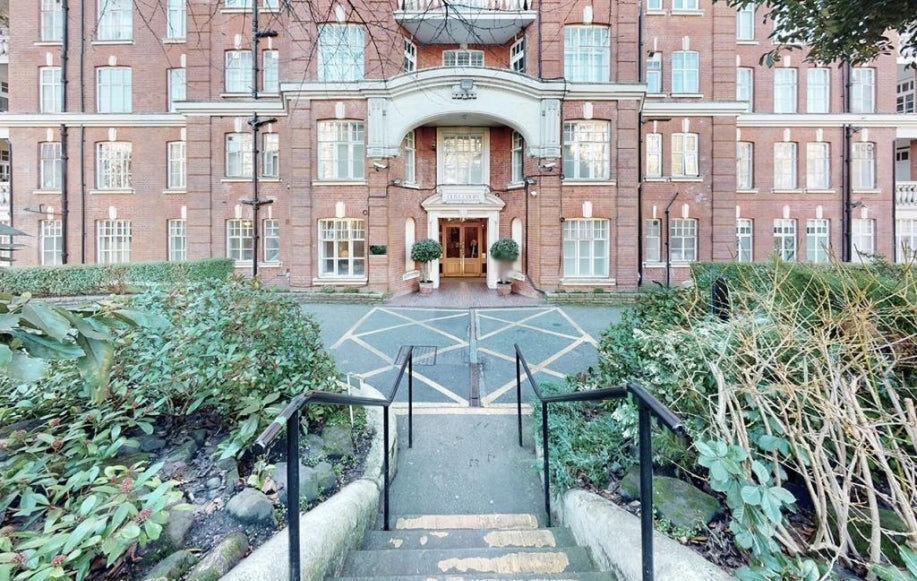 Flat Elgin Avenue in City of Westminster