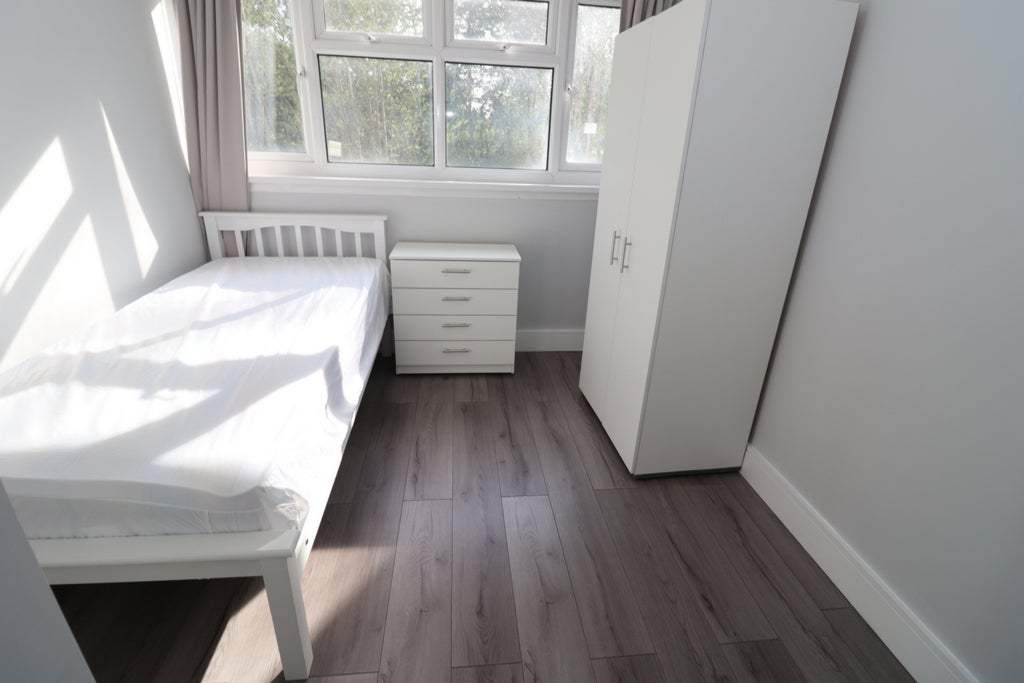 Room Globe Road in Greater London