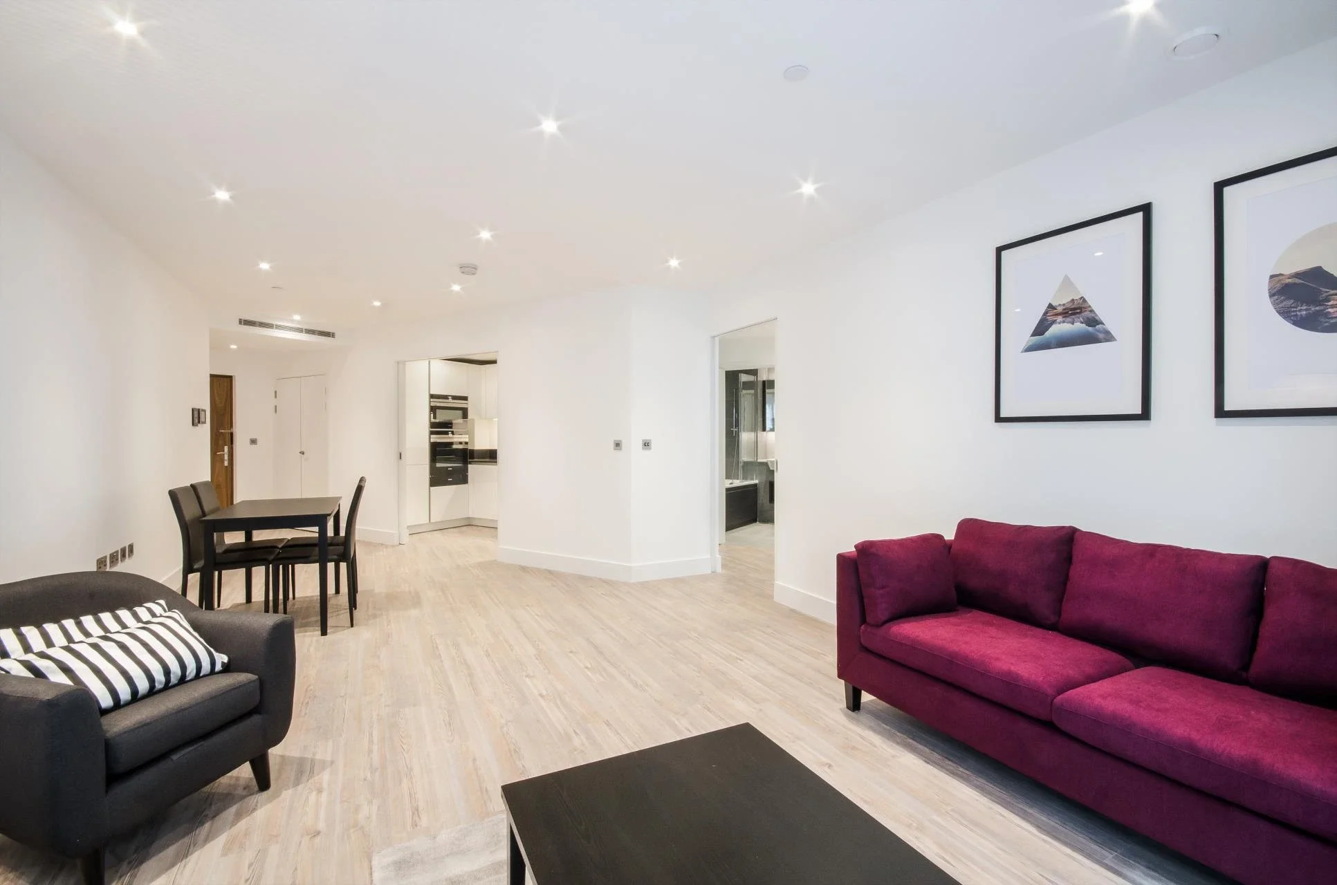 Flat Leman Street in Greater London