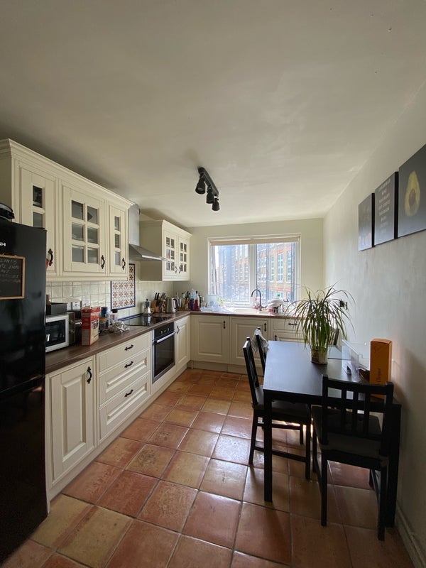 Flat Devons Road in Greater London