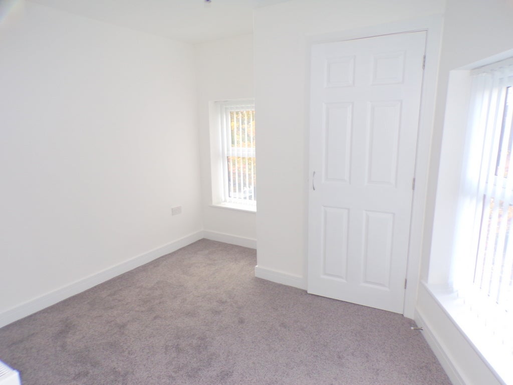 Flat Bebington Road in Birkenhead