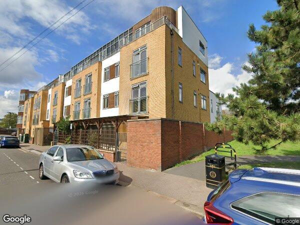 Flat Chandos Road in Greater London