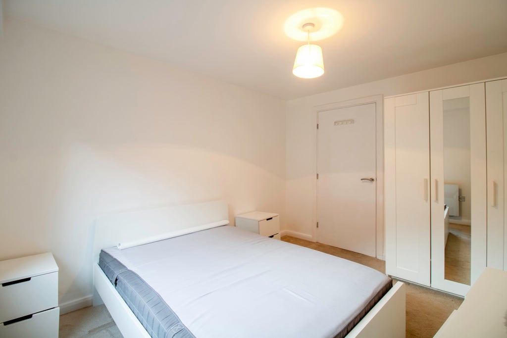 Flat Woodside Crescent in Glasgow