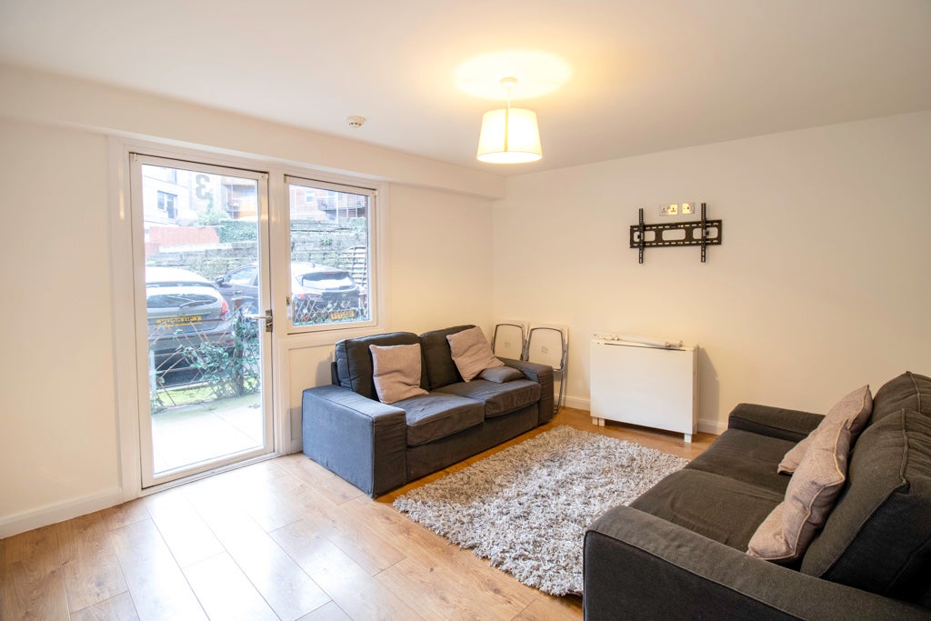 Flat Woodside Crescent in Glasgow