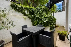 Flat Warwick Road in Greater London