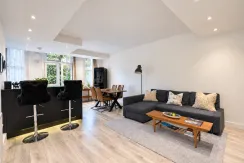 Flat Warwick Road in Greater London
