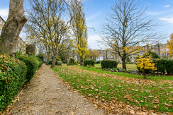 Flat Warwick Road in Greater London