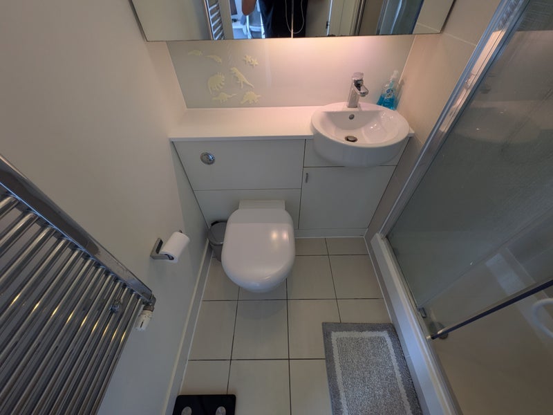 Room Elis Way in Greater London