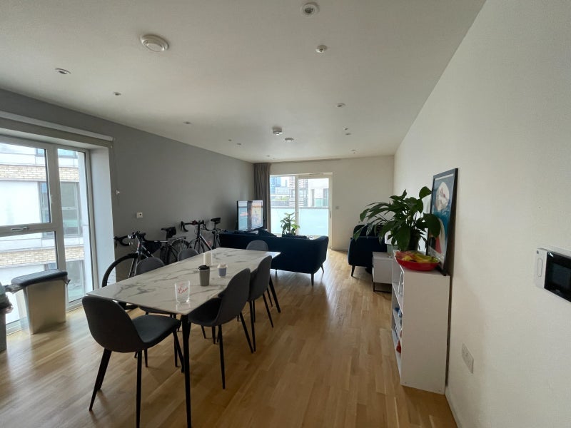 Room Elis Way in Greater London