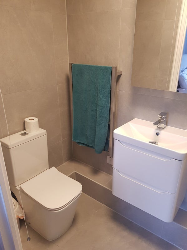 Room Otter Close in Greater London